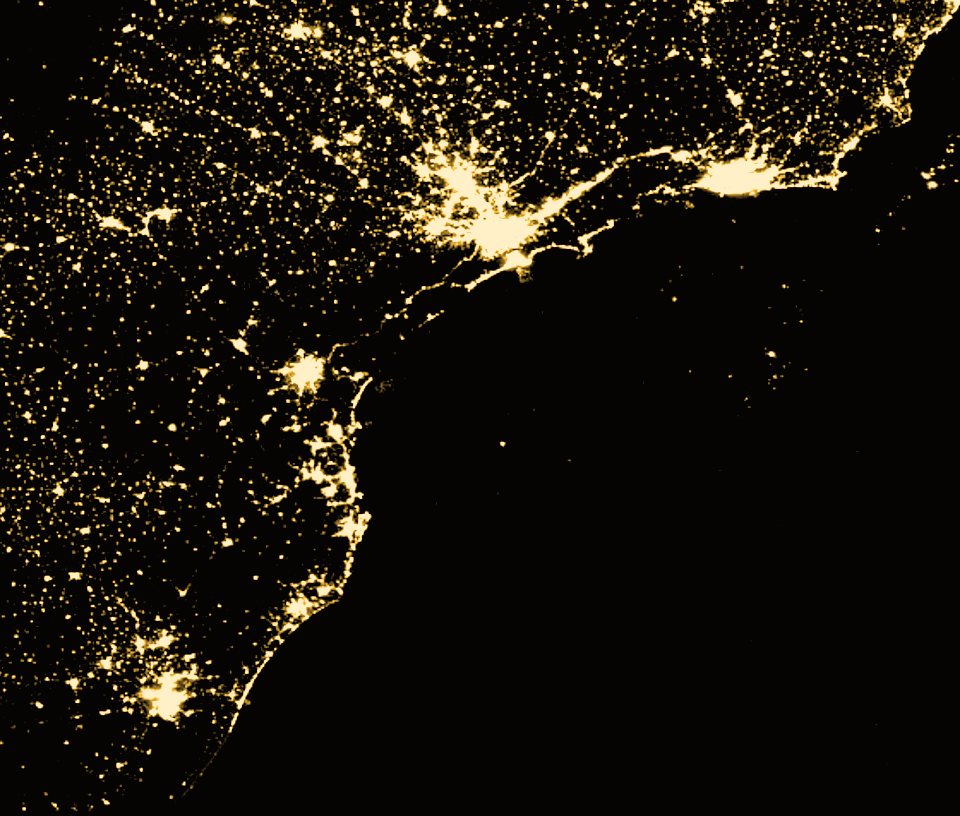 Sudeste e Sul do Brasil à noite, com as luzes das cidades